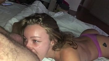 Colega de munca imi trimite mesaje de dragoste si imi spune ca ma asteapta la ea acasa diseara